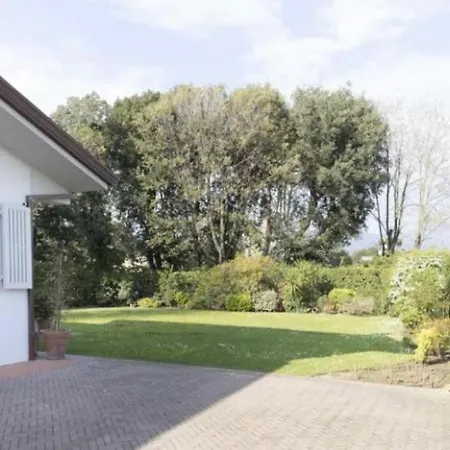 Spacious Beach Front With Intimate Garden * Forte dei Marmi