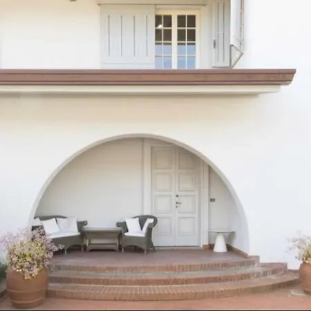 Casa vacanze Spacious Beach Front With Intimate Garden Forte dei Marmi